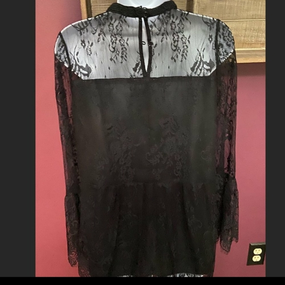 **SOLD**Entro black lace crochet trim bell sleeve top NWT - Picture 5 of 12